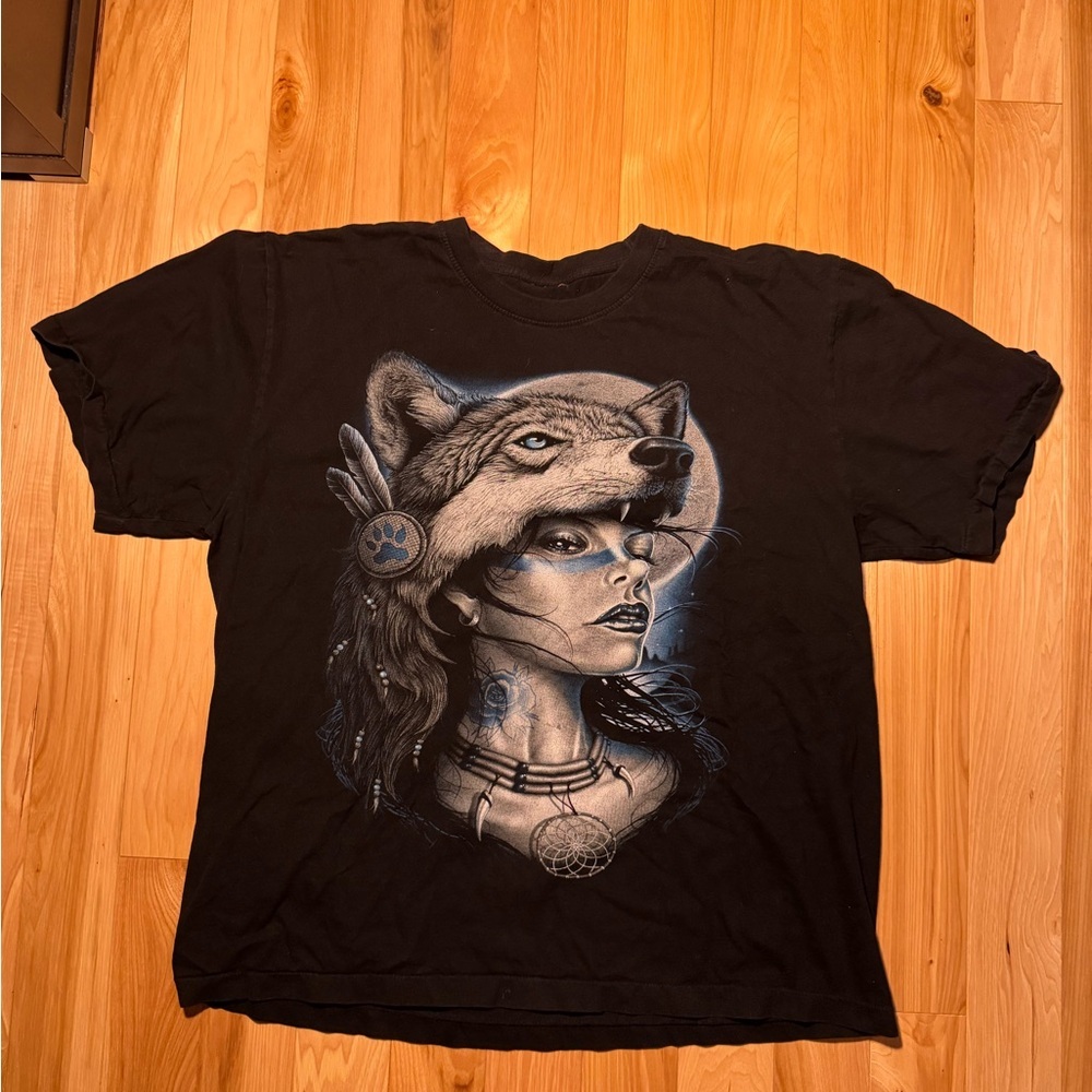 Black Graphic Tee with Wolf Design 90’s
